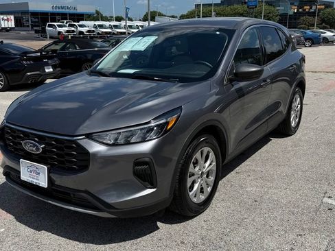 Used 2023 Ford Escape Active FWD image 3