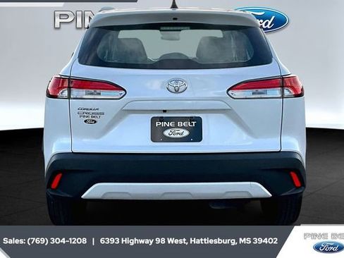 Used 2023 Toyota Corolla Cross L image 4