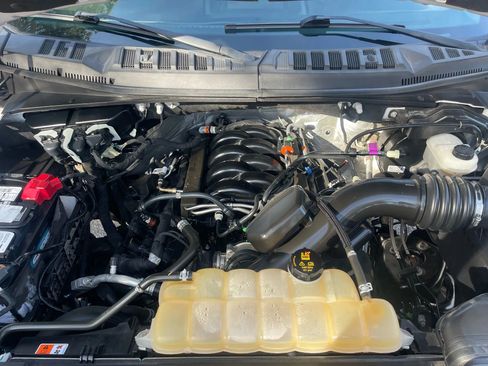 Used 2018 Ford F150 XLT w/ Equipment Group 302A Luxury image 18