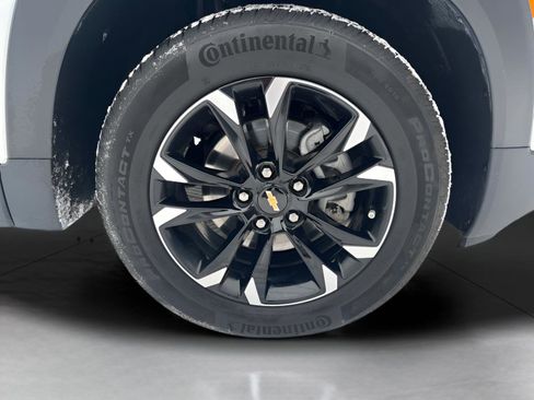 Used 2023 Chevrolet TrailBlazer LT w/ Convenience Package image 2