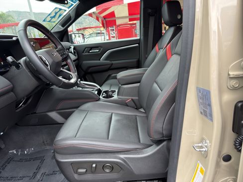 Used 2023 Chevrolet Colorado Z71 w/ Z71 Convenience Package 2 AWD/4WD image 22