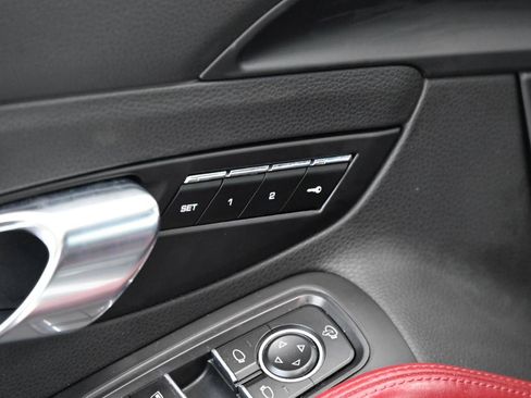 Used 2018 Porsche 718 Cayman w/ Sport Chrono Package RWD image 15