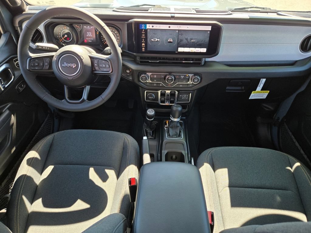 Used 2025 Jeep Gladiator Sport AWD/4WD image 15