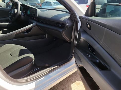New 2026 Hyundai Elantra SEL Sport Premium FWD image 7