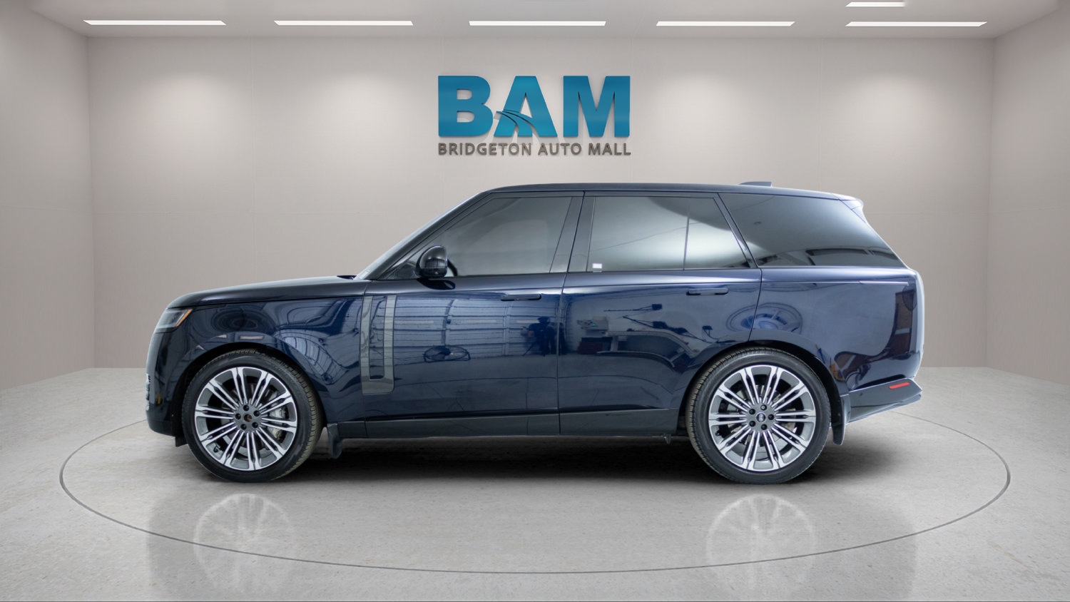Used 2023 Land Rover Range Rover SE AWD/4WD image 4