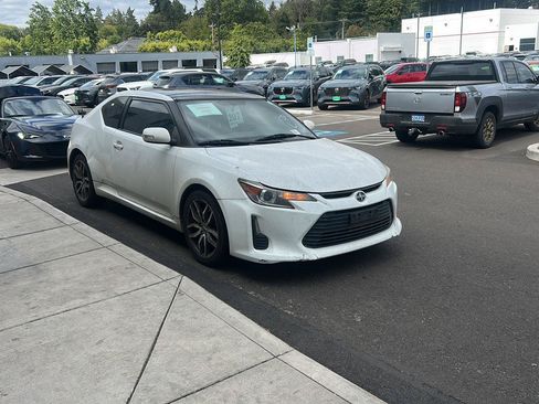 Used 2014 Scion tC FWD image 4