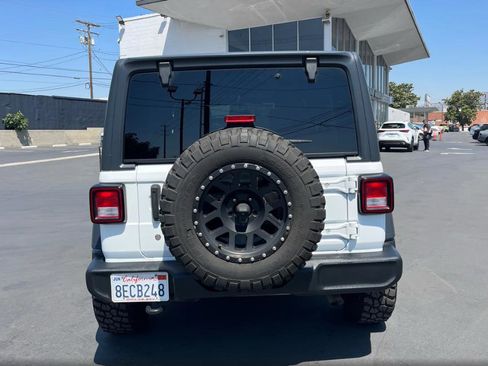 Used 2018 Jeep Wrangler Unlimited Sport S AWD/4WD image 6
