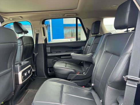 Used 2022 Ford Expedition XLT image 11