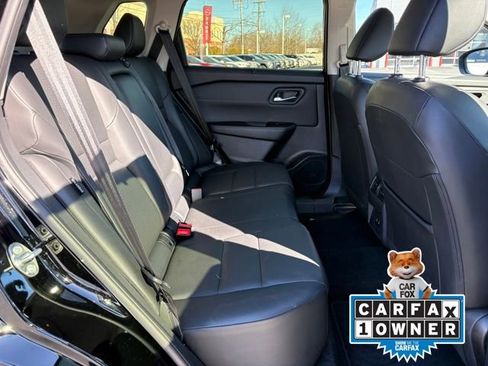 Used 2024 Nissan Rogue SV w/ SV Premium Package image 18