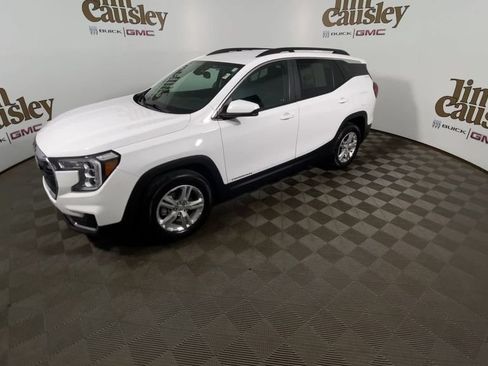Certified 2023 GMC Terrain SLE w/ Driver Convenience Package FWD image 4