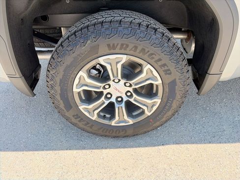 New 2026 GMC Sierra 1500 SLE AWD/4WD image 38