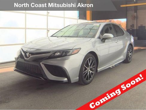 Used 2023 Toyota Camry SE image 1