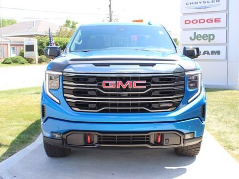 Used 2024 GMC Sierra 1500 AT4 w/ Technology Package AWD/4WD image 6