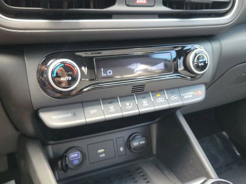 Certified 2023 Hyundai Kona SEL w/ Convenience Package FWD image 18