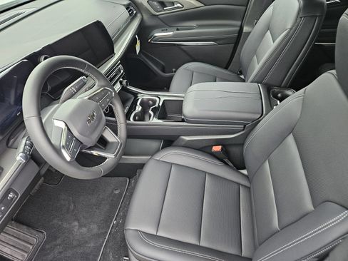 New 2027 Chevrolet Traverse LT w/ Midnight/Sport Edition FWD image 14