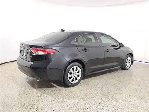 Used 2025 Toyota Corolla LE image 5