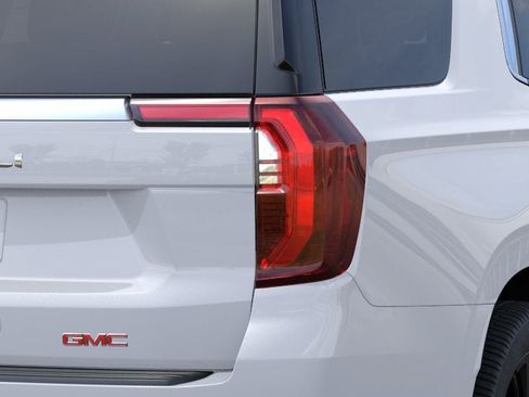 New 2026 GMC Yukon Denali w/ Sun & Power Step Package AWD/4WD image 11