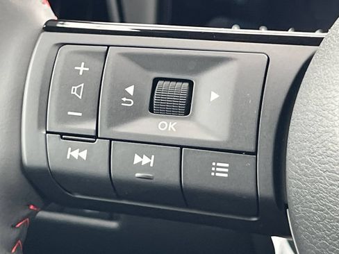 New 2026 Nissan Kicks SR w/ SR Premium Package FWD image 11