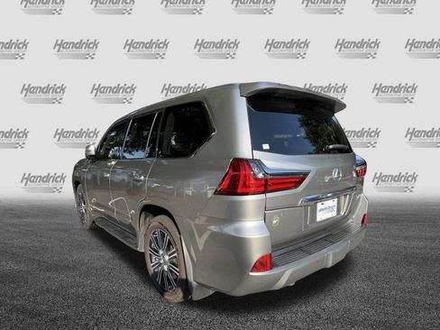Used 2020 Lexus LX 570 4WD w/ Luxury Package image 7