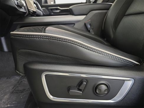 Used 2026 RAM 1500 Laramie w/ Night Edition image 31