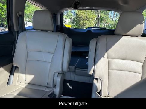Used 2020 Honda Pilot Touring image 17