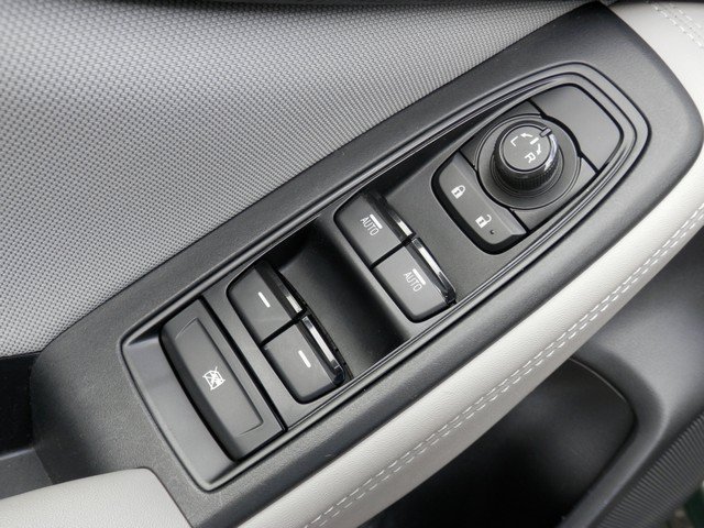 Used 2023 Subaru Forester Premium AWD/4WD image 16