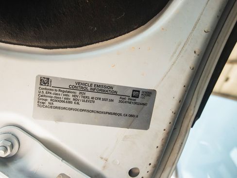 Used 2024 Chevrolet Silverado 2500 LT image 36