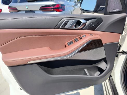 Certified 2025 BMW X5 xDrive40i image 16