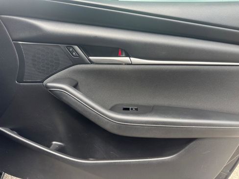Used 2022 MAZDA MAZDA3 s image 23