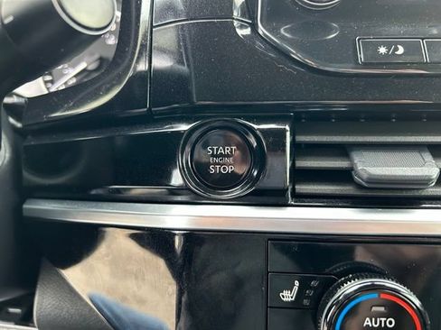 Certified 2025 Nissan Pathfinder SL AWD/4WD image 26