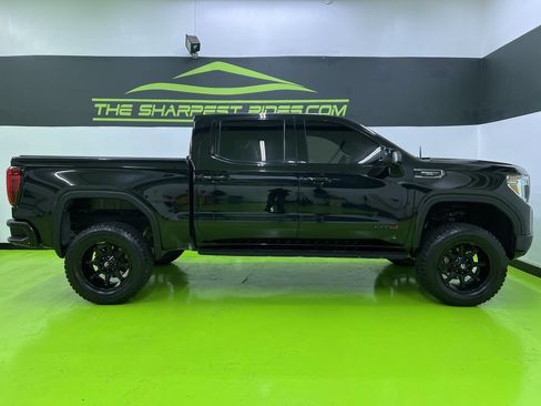 Used 2022 GMC Sierra 1500 AT4 w/ AT4 Premium Package AWD/4WD image 11