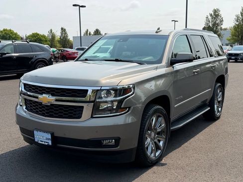 Used 2018 Chevrolet Tahoe LT w/ Luxury Package AWD/4WD image 4