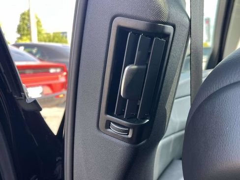 Used 2021 Volvo XC60 T5 Momentum w/ Protection Package Premier FWD image 20