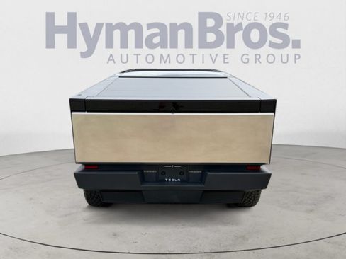 Used 2024 Tesla Cybertruck AWD Crew Cab image 4