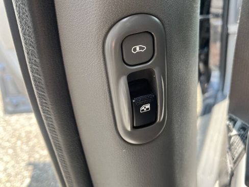 Used 2014 Kia Sedona EX w/ Navigation Package FWD image 18