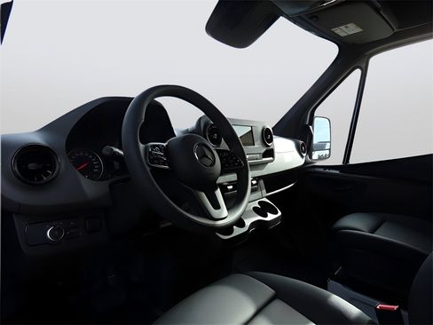 Used 2024 Mercedes-Benz Sprinter 3500 image 30