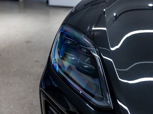 Certified 2025 Porsche Cayenne Coupe image 19