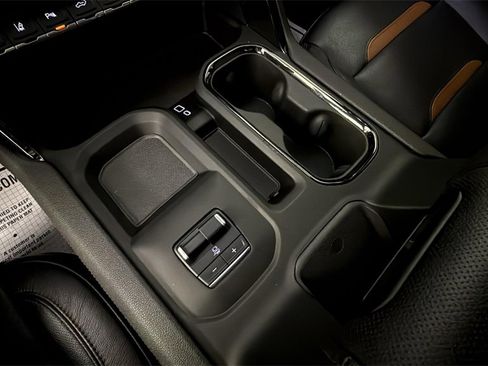 Used 2024 GMC Sierra 2500 AT4 w/ AT4 Premium Plus Package image 33