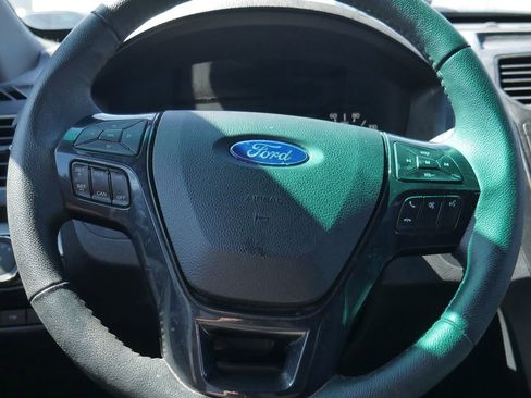 Used 2019 Ford Explorer XLT w/ Class III Trailer Tow Package AWD/4WD image 23