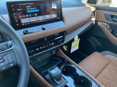 New 2026 Nissan Rogue Platinum w/ Platinum Premium Package image 17