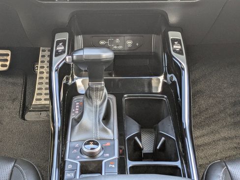 Used 2024 Kia Sorento SX image 19