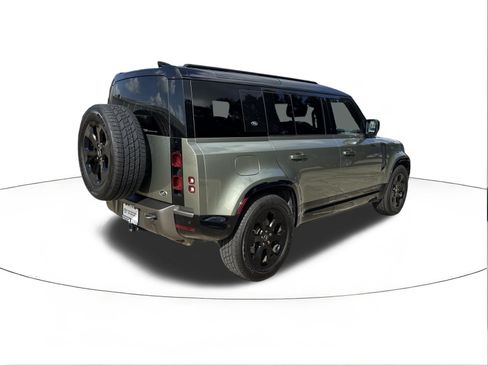 Used 2021 Land Rover Defender 110 X-Dynamic SE AWD/4WD image 3
