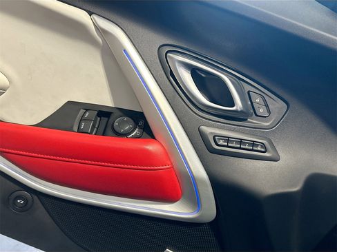 Used 2022 Chevrolet Camaro SS image 17