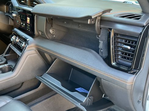 Used 2024 GMC Sierra 1500 AT4 w/ Technology Package AWD/4WD image 27