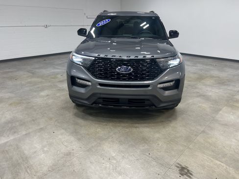 Used 2023 Ford Explorer ST-Line w/ Class IV Trailer Tow Package image 3