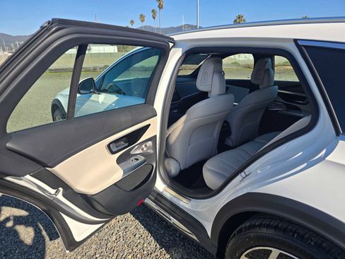 New 2026 Mercedes-Benz E 450 4MATIC All-Terrain Wagon image 17