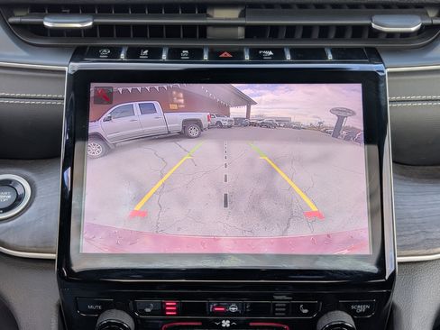 Used 2021 Jeep Grand Cherokee L Limited image 3