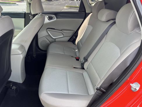 Used 2022 Kia Soul LX w/ Technology Package image 21