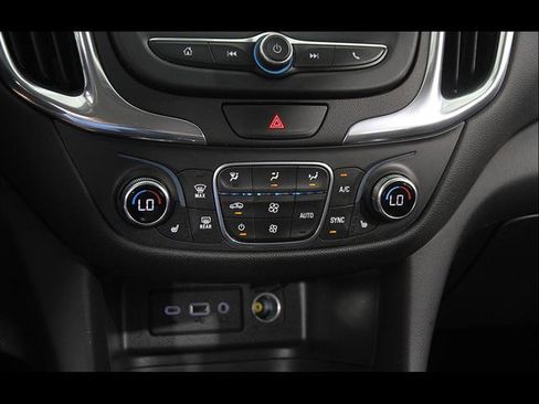 Used 2019 Chevrolet Equinox LT FWD image 14