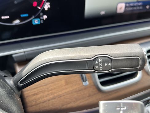 Used 2025 Mercedes-Benz GLS 450 4MATIC image 26